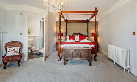 5 Bed in Machynlleth 1