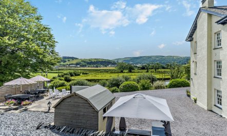 5 Bed in Machynlleth 1