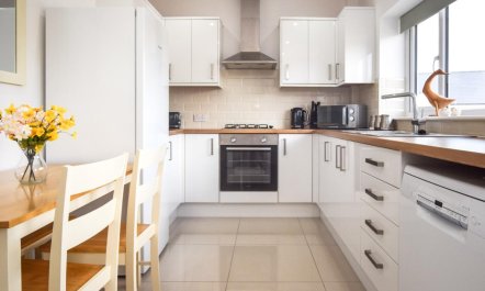 2 Bed in Aberystwyth 1
