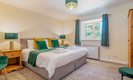 4 Bed in Dorchester 6