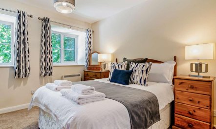 4 Bed in Dorchester 9