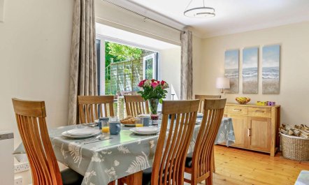 4 Bed in Dorchester 4