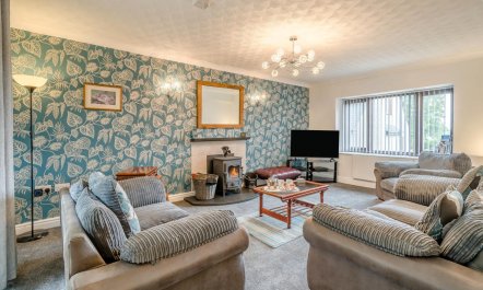 3 Bed in Grange-over-sands