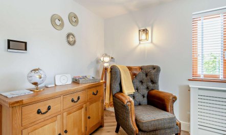 1 Bed in Milford Haven 9