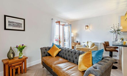 1 Bed in Milford Haven 7