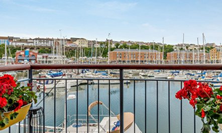 1 Bed in Milford Haven 1