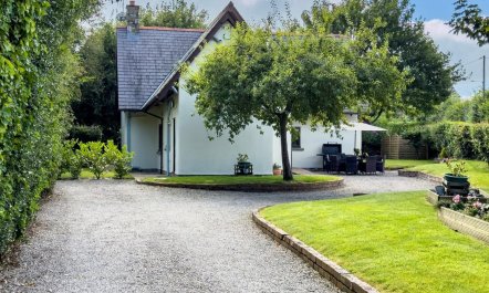 4 Bed in Holywell 1