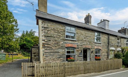 1 Bed in Machynlleth 1