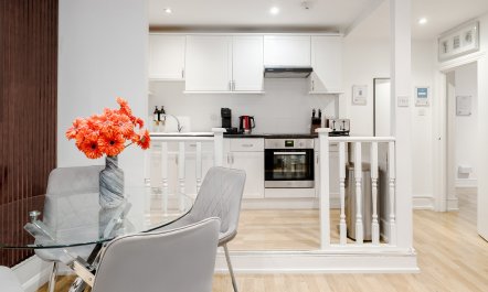 The Magnificent London 4