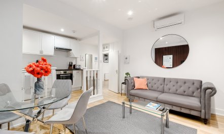 The Magnificent London 5