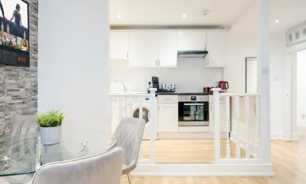 The Magnificent London 5