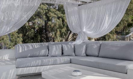 The Glittering Blue 4