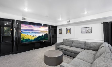 The Hollywood Ghost 4