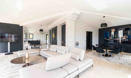 The Rosewood 8