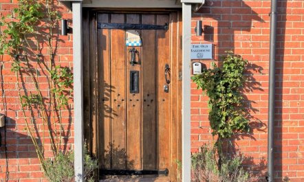 4 Bed in Lymington 1