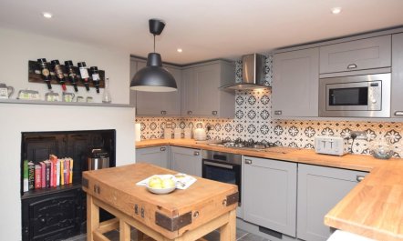 4 Bed in Lymington 9