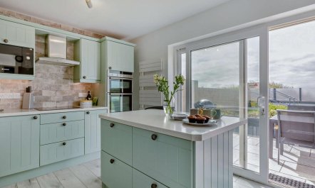 3 Bed in Burnham-on-sea 1