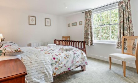 2 Bed in St. Leonards-on-sea 6