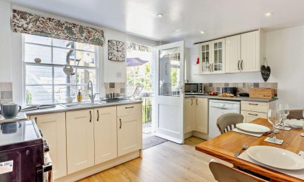 2 Bed in St. Leonards-on-sea 2