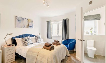 3 Bed in Hope Valley 8