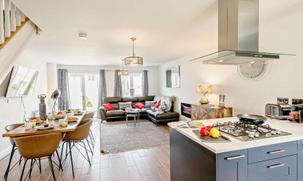 3 Bed in Hope Valley 5