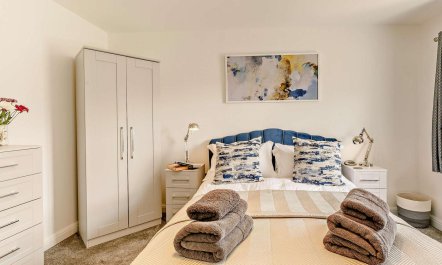 3 Bed in Hope Valley 9