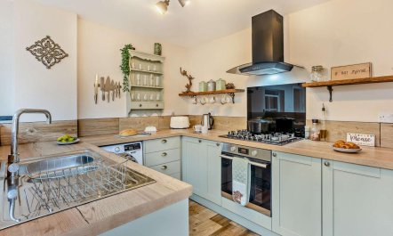 3 Bed in Freshwater 3