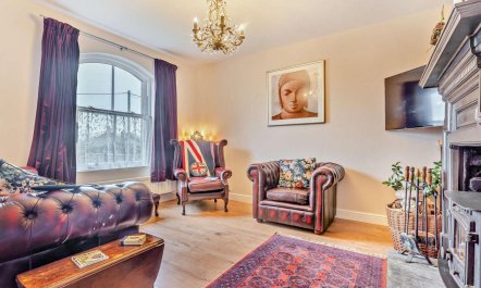 3 Bed in Freshwater 8