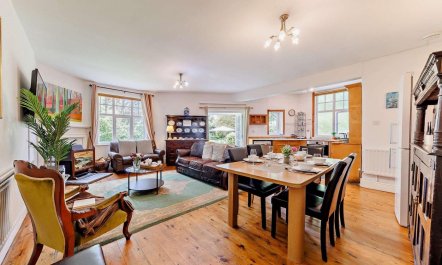 3 Bed in Machynlleth 2