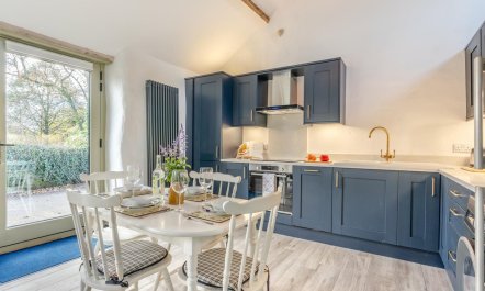 1 Bed in Chop Gate 4