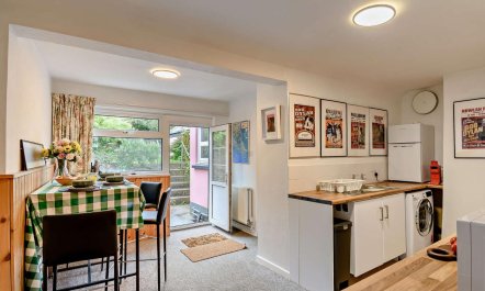 2 Bed in Fishguard 5