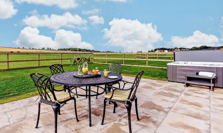 2 Bed in St. Andrews 2