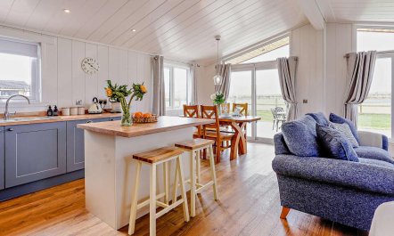 2 Bed in St. Andrews 6