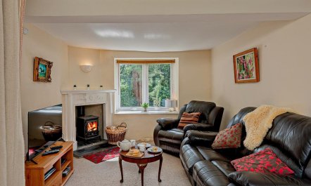 2 Bed in Machynlleth 9