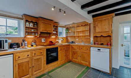 2 Bed in Machynlleth 3