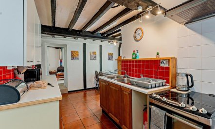 2 Bed in Machynlleth 3