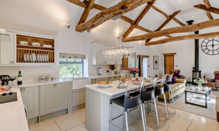 2 Bed in Chop Gate 3