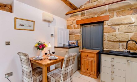 1 Bed in Chop Gate 4