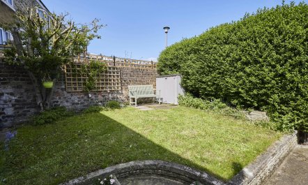 Cosy Coastal Retreat 0