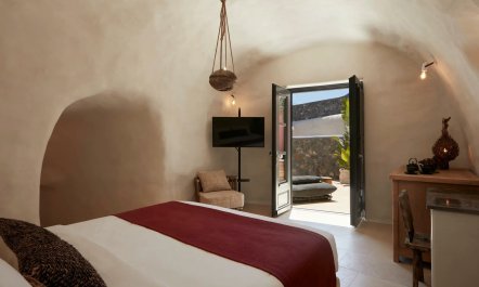 Enchanting Cave Retreat 4