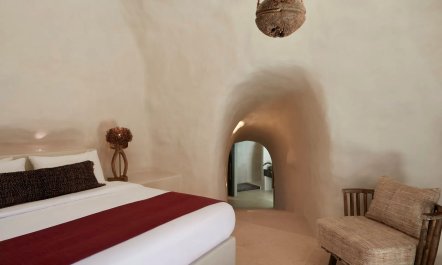 Enchanting Cave Retreat 3