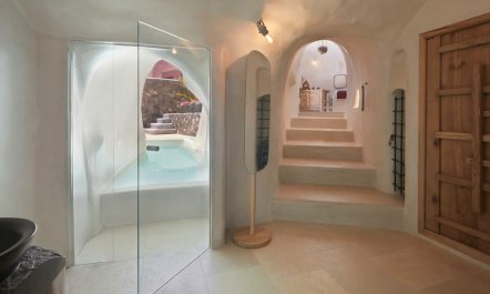 Enchanting Cave Retreat 5