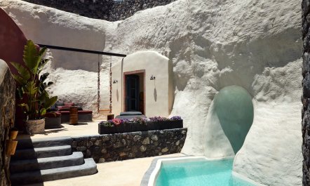 Enchanting Cave Retreat 6