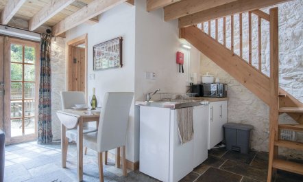 Enchanting Cottage 4