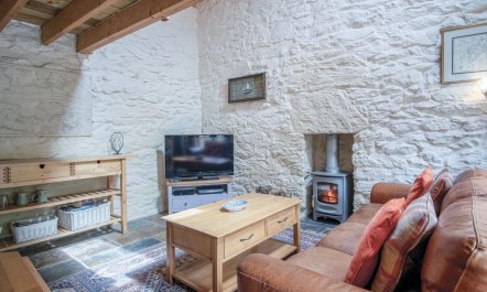 Enchanting Cottage 1