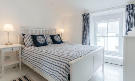 Sandy Bay Getaway 4