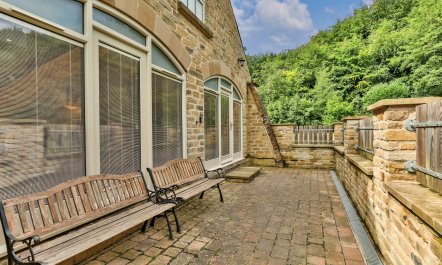 Lush River Retreat 2