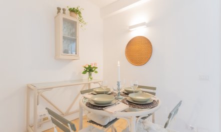 The Cosy Lakeview Hideaway 3