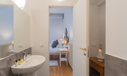 The Waves of History 7