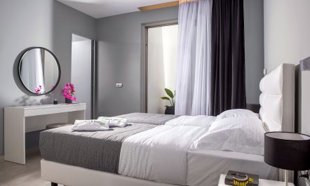 Aquatic Ode 9